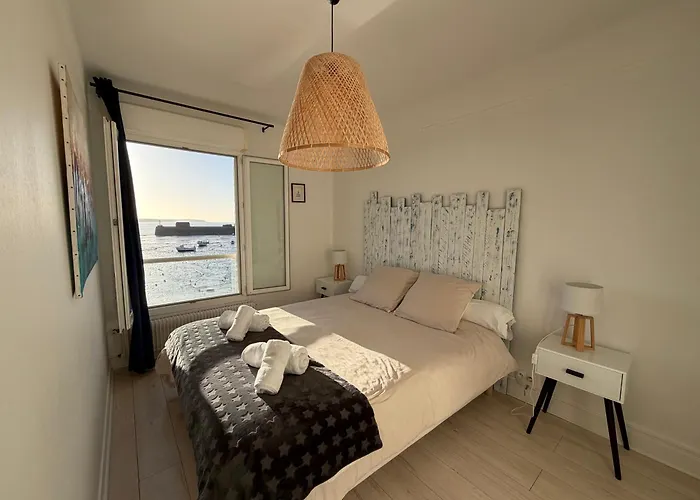 Côté Criée Sur Le Port De Pêche Granville